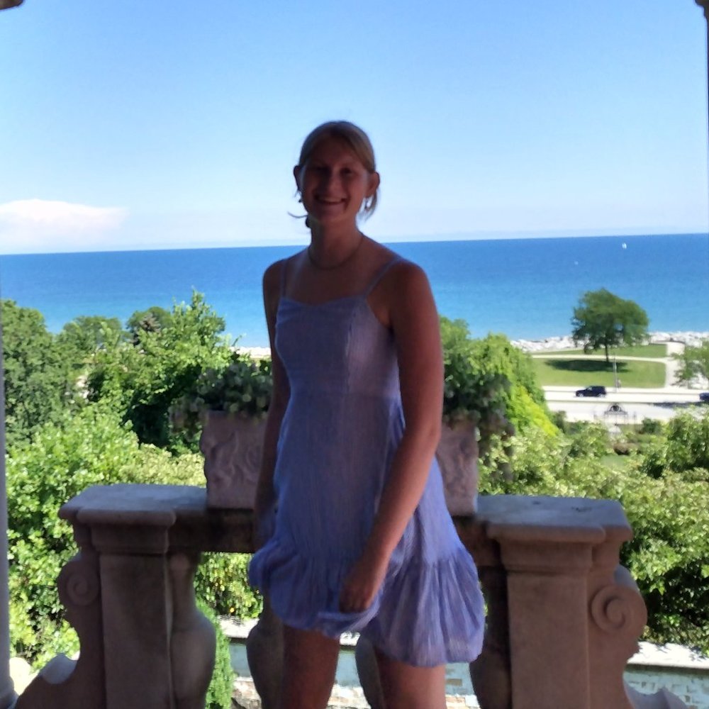 Meet your Posher, Olivia